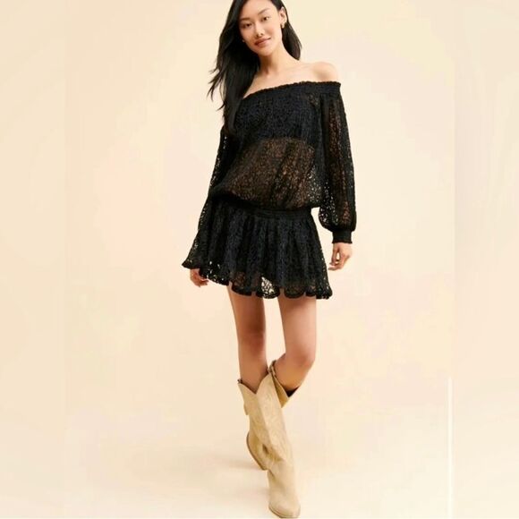 NWT People, Carina Meadow Lace Dress Size L Retail $350.
New with tag - Picture 2 of 11
